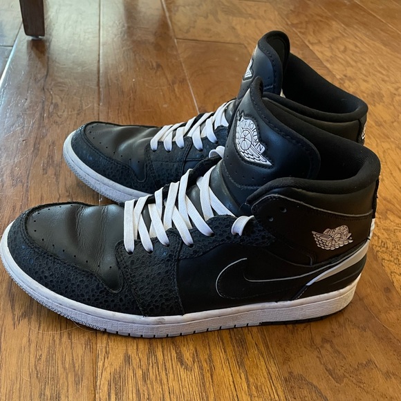 Jordan 1 Retro 86 - Picture 2 of 6